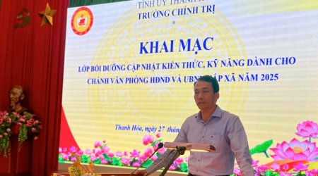 Khai mạc lớp Bồi dưỡng cập nhật kiến thức, kỹ năng dành cho chánh văn phòng HĐND và UBND cấp xã năm 2025