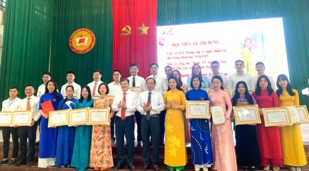 Bế giảng các lớp TCLLCT K52