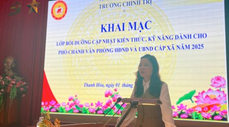 Khai mạc lớp Bồi dưỡng cập nhật kiến thức, kỹ năng dành cho Phó Chánh văn phòng HĐND và UBND cấp xã năm 2025